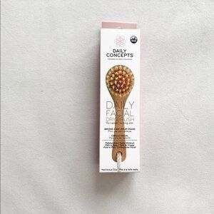 Daily Concepts Facial Drybrush